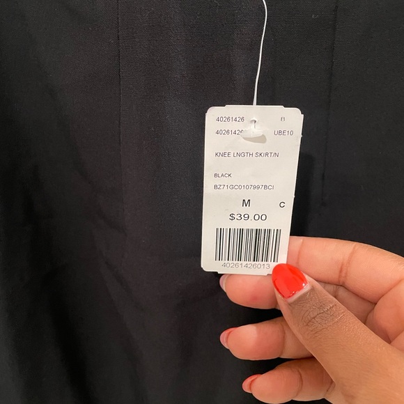 Twelve by twelve black midi skirt - Picture 2 of 3